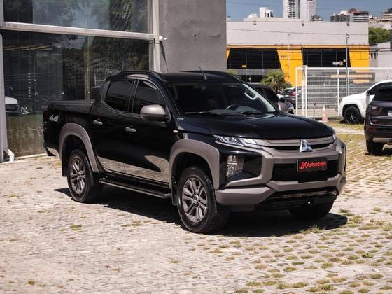 MITSUBISHI L200 TRITON 2.4 16V TURBO DIESEL SPORT OUTDOOR PLUS CD 4P 4X4 AUTOMÁTICO